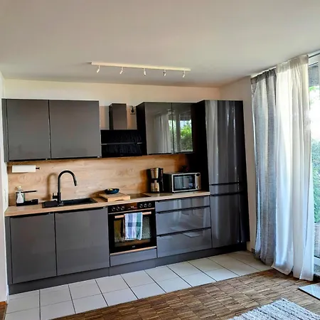 Apartment Ruhig Im Gruenen, Naehe Messe Und Flughafen Dusseldorf